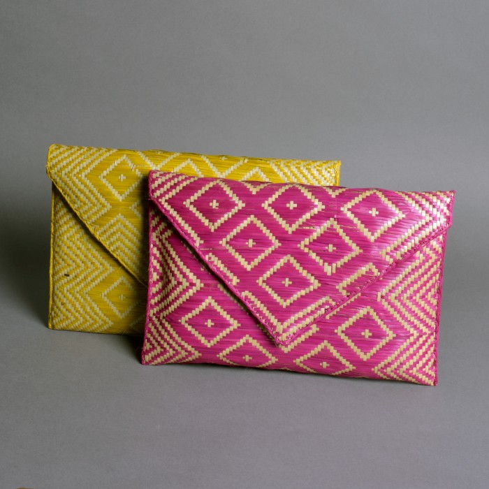 Raffia clutch purse